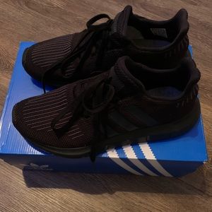 Adidas Swift Run Black